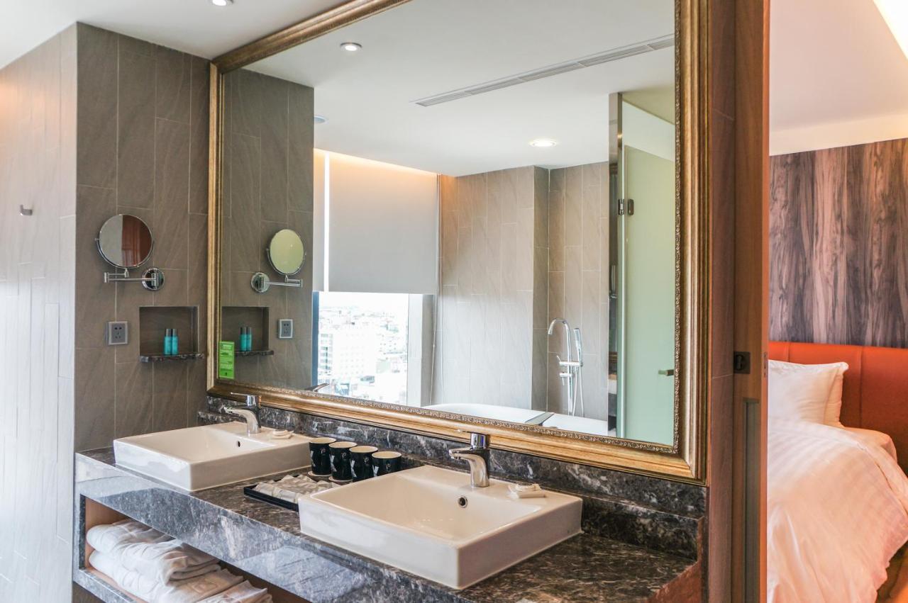 Fx Hotel Тайнань Екстер'єр фото