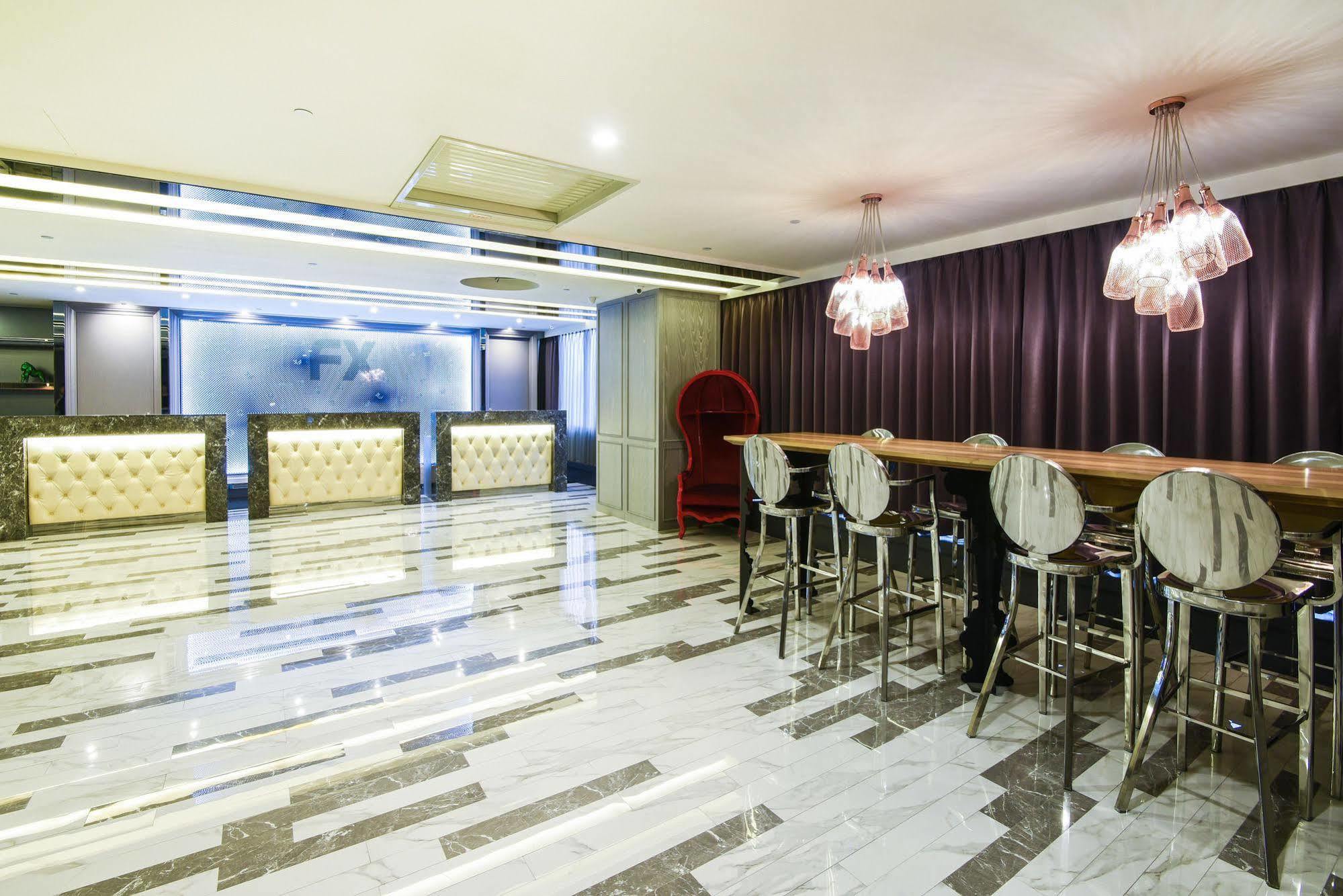 Fx Hotel Тайнань Екстер'єр фото